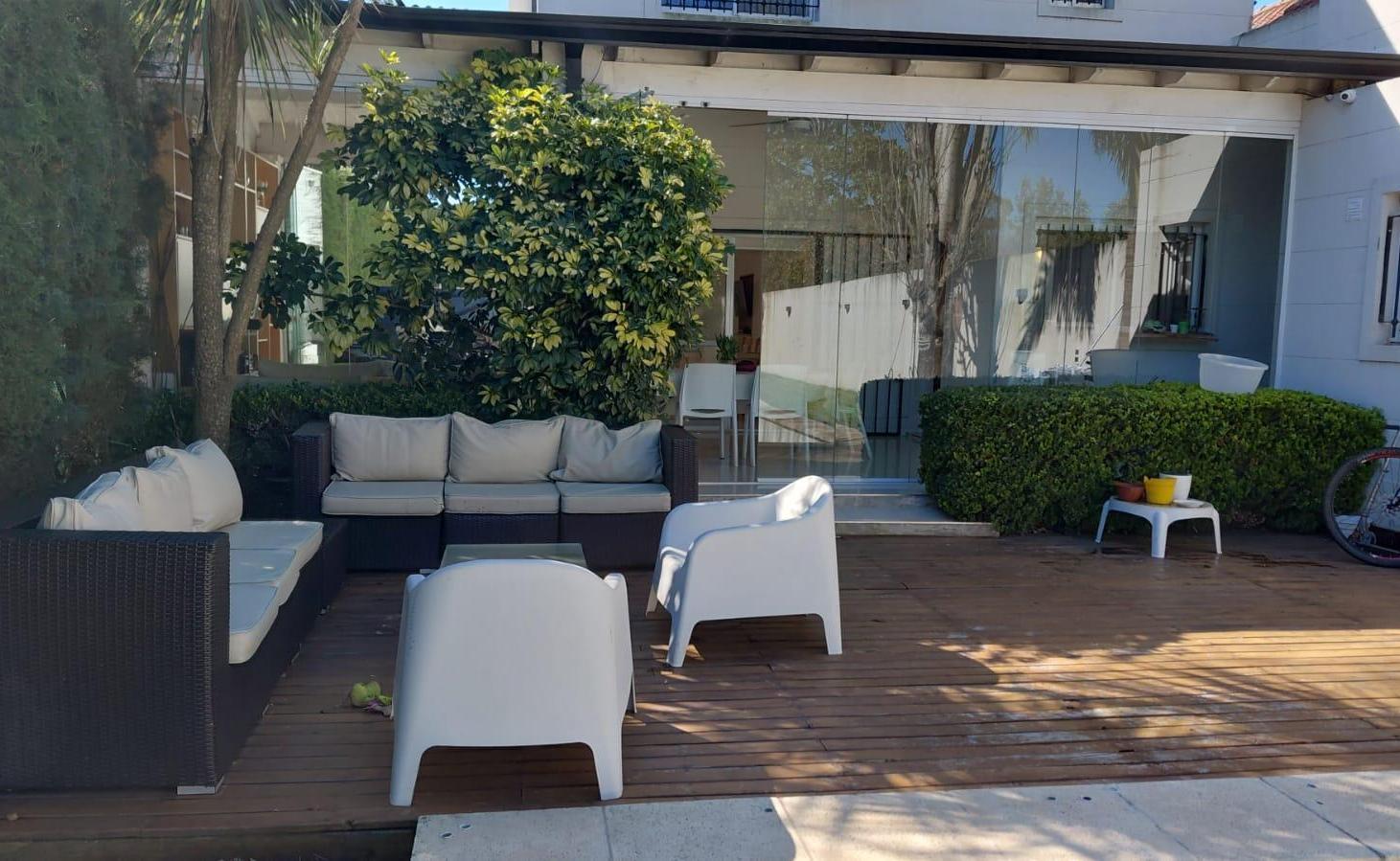 Foto de Venta de Casa de 6 ambientes con pileta y parque en Gonnet, imagen 4