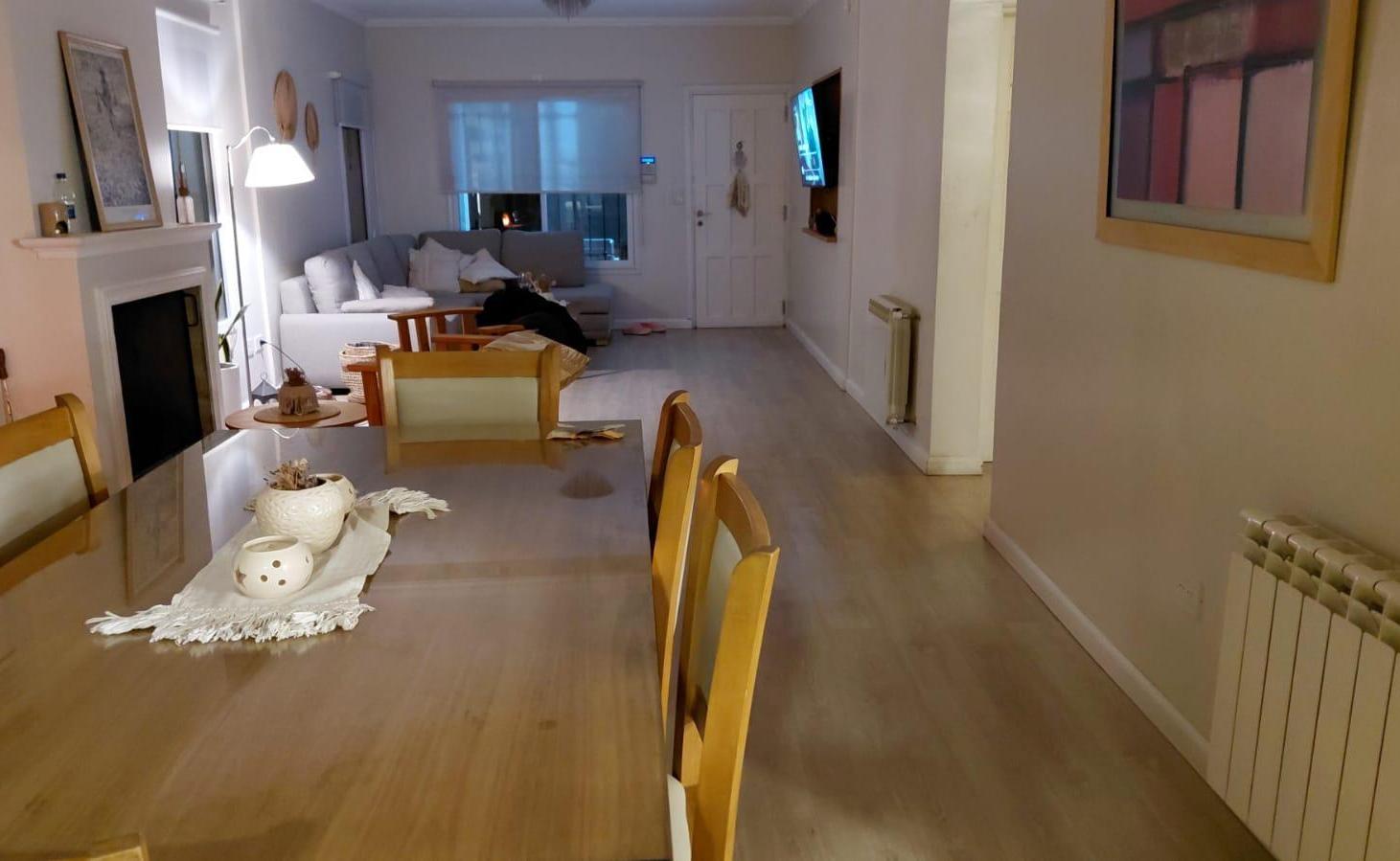 Foto de Venta de Casa de 6 ambientes con pileta y parque en Gonnet, imagen 5