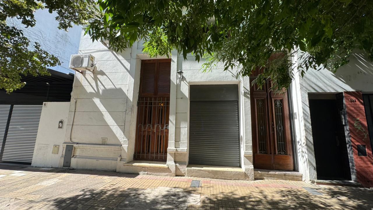 Foto de PH en venta en La Plata, imagen 1