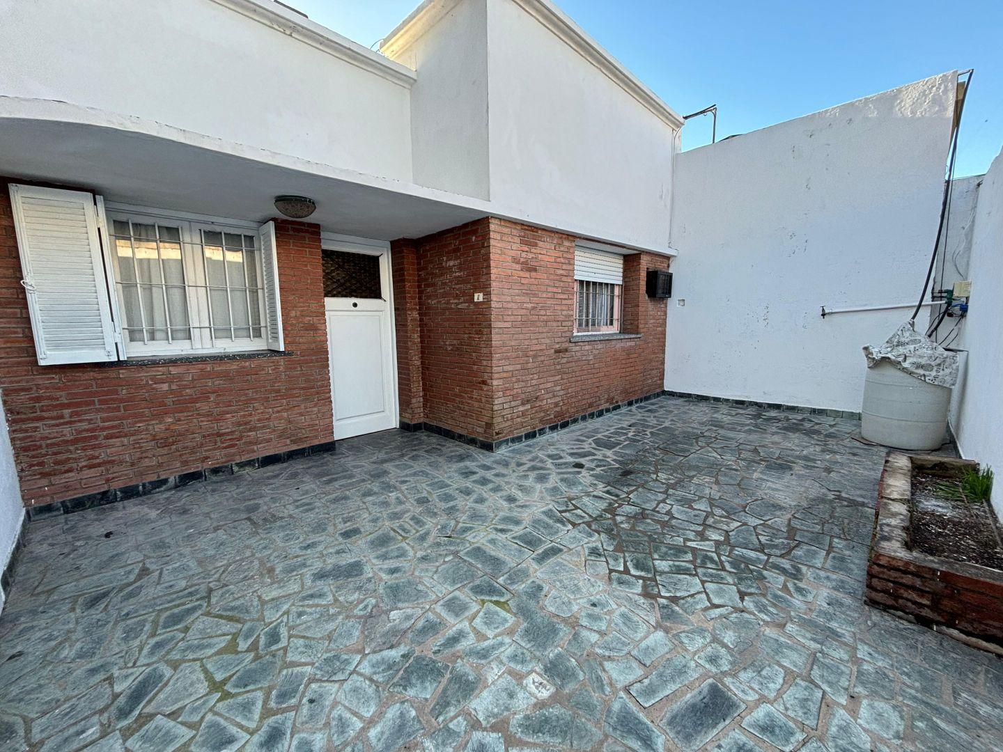 Foto de PH DE 3 DORMITORIOS EN VENTA. TOLOSA, imagen 2