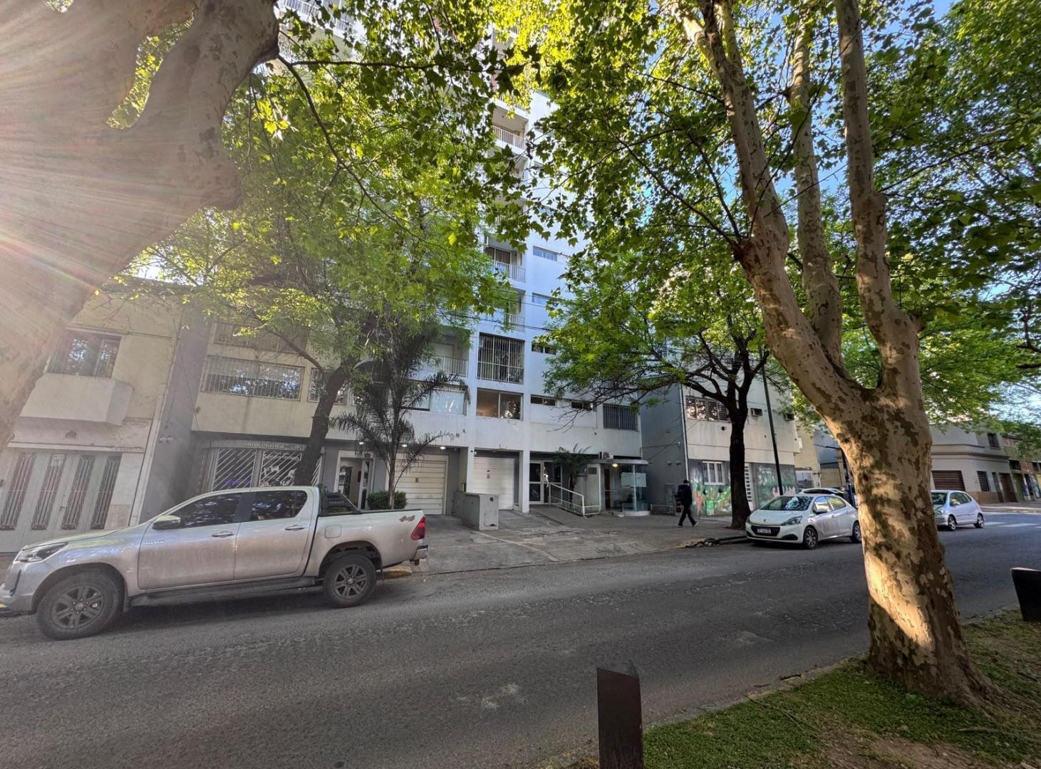 Foto de Departamento en venta en Zona Facultades, a pocas cuadras del Bosque, imagen 2