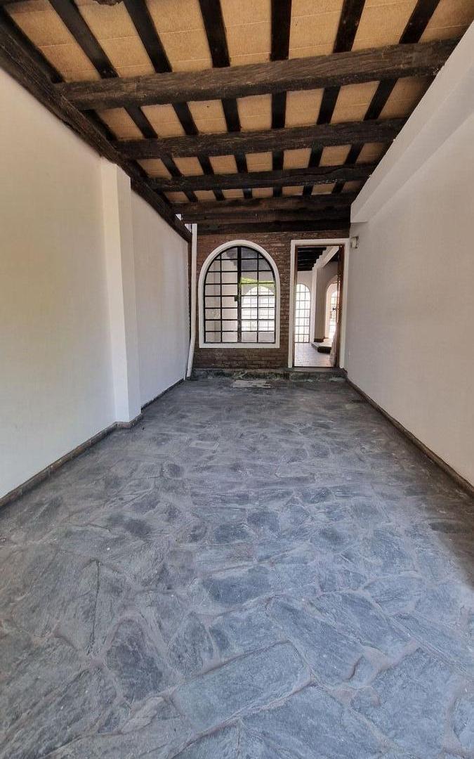 Foto de Casa de 4 dormitorios en venta en La Plata, imagen 4