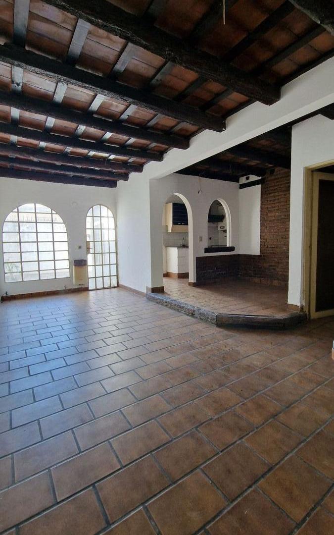 Foto de Casa de 4 dormitorios en venta en La Plata, imagen 1