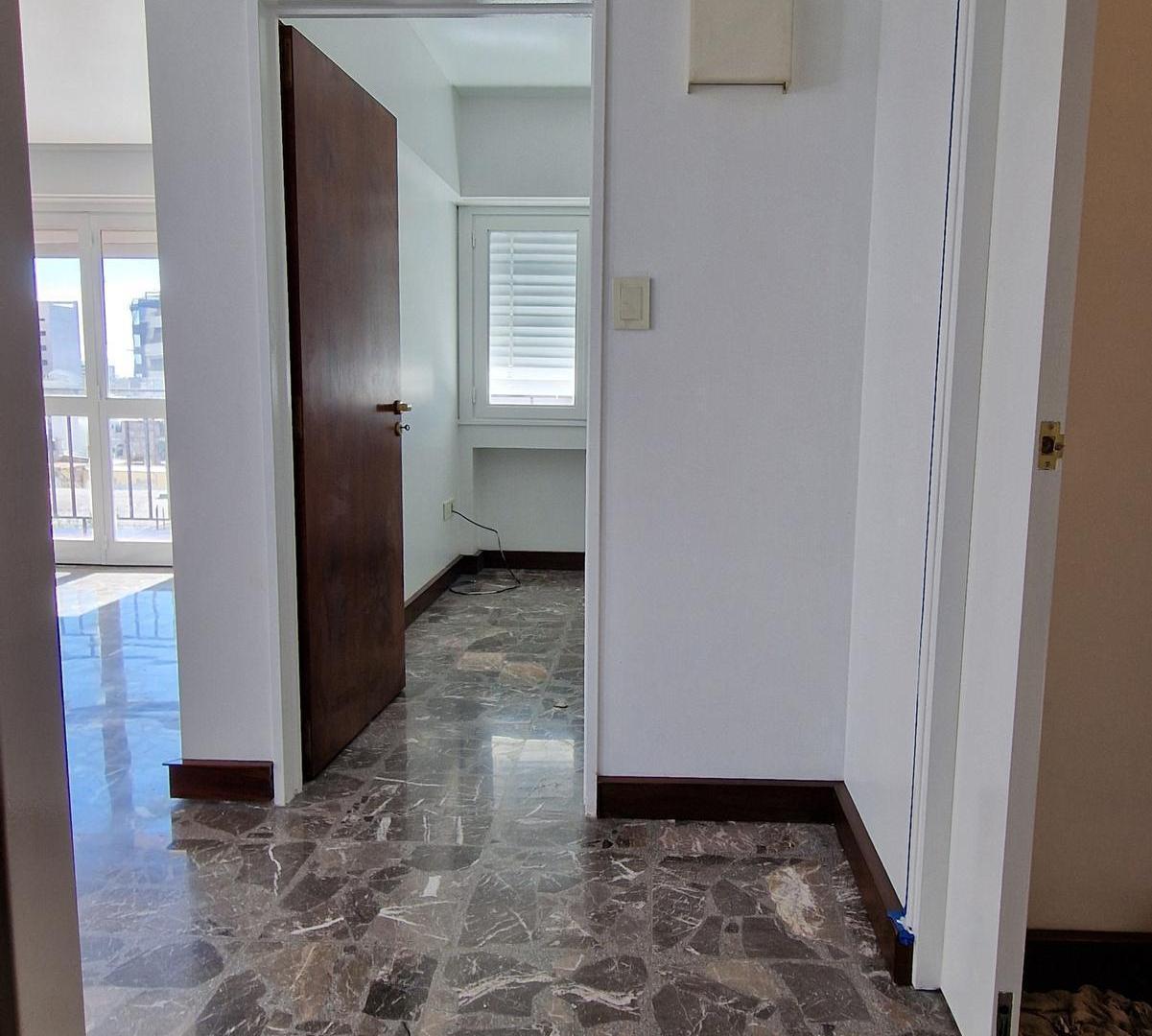 Foto de Departamento de 3 dormitorios en venta en La Plata, imagen 3