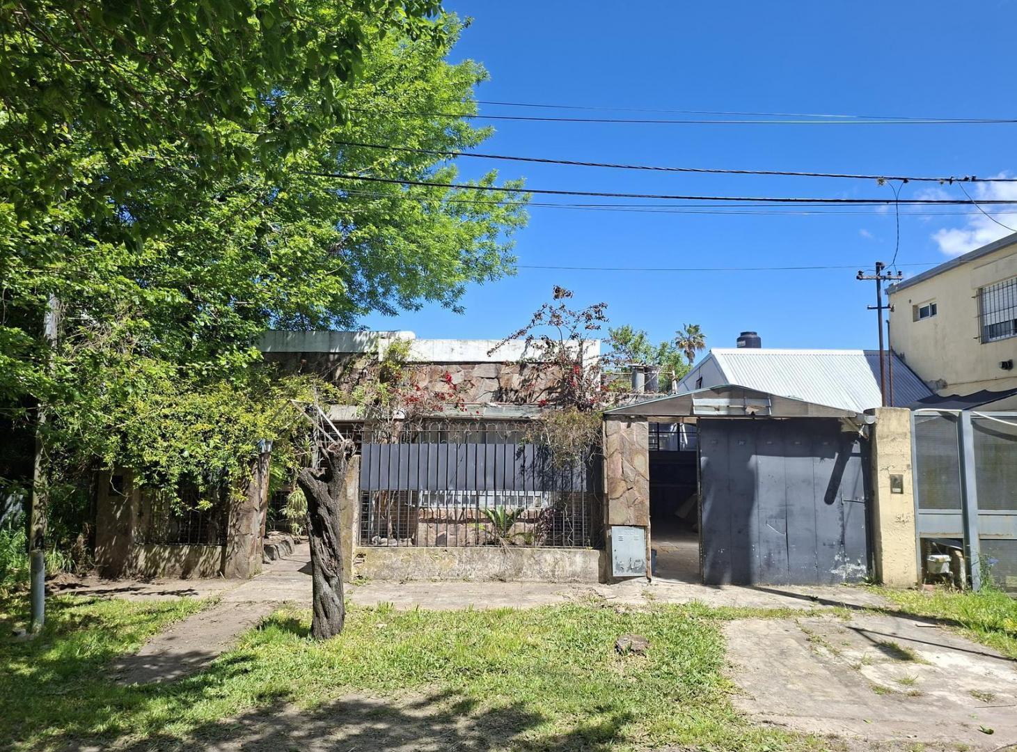 Foto de Casa en venta de tres dormitorios con parque, imagen 2