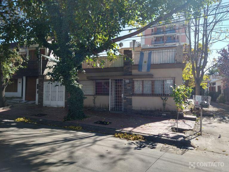 Contacto Propiedades Inmobiliaria Vende Casa en Ciudad 1