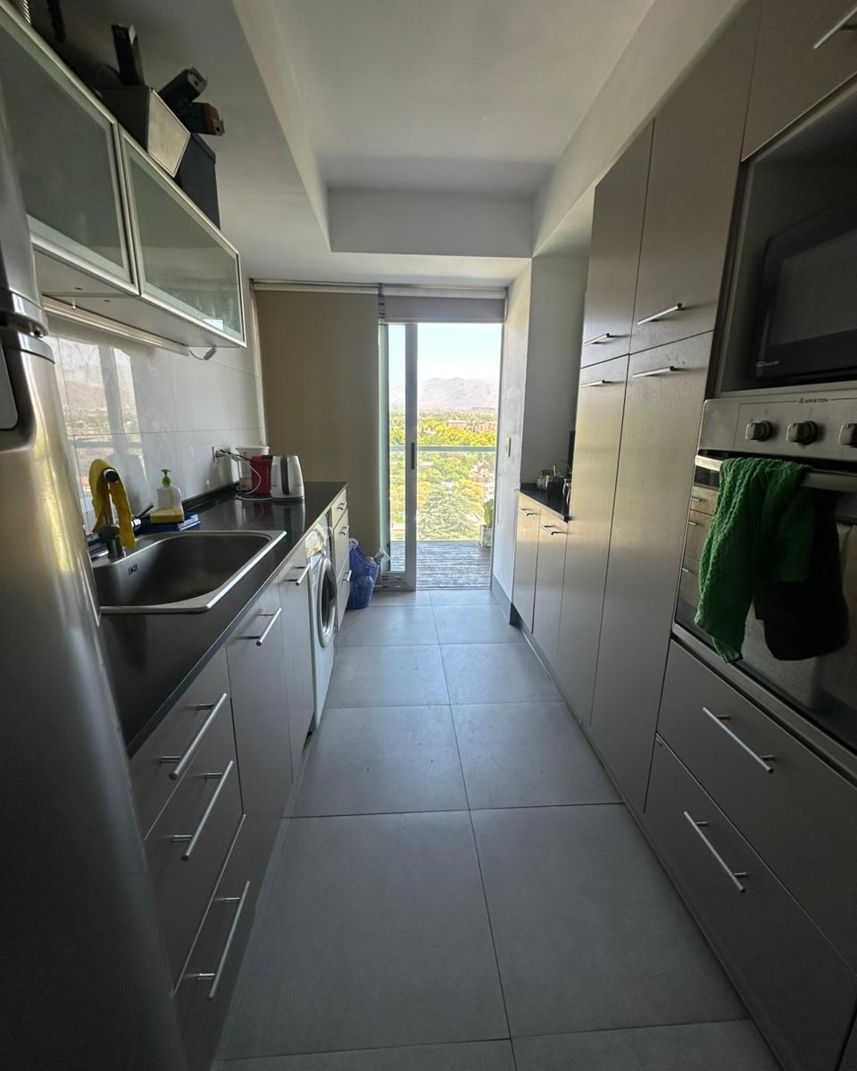 Foto de CONTACTO PROPIEDADES INMOBILIARIA VENDE DEPARTAMENTO CENTRICO, imagen 2