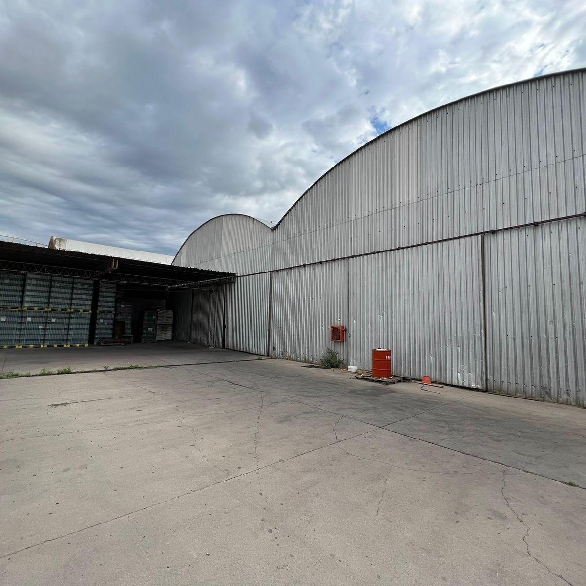 Venta de Bodega en Carril Rodriguez Peña Esquina Ex Urquiza 4