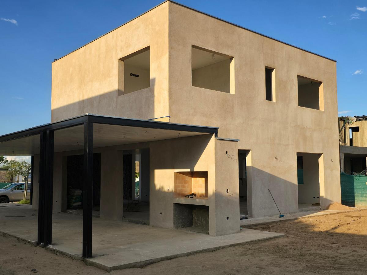 Contacto Propiedades Inmobiliaria Vende Casa 1