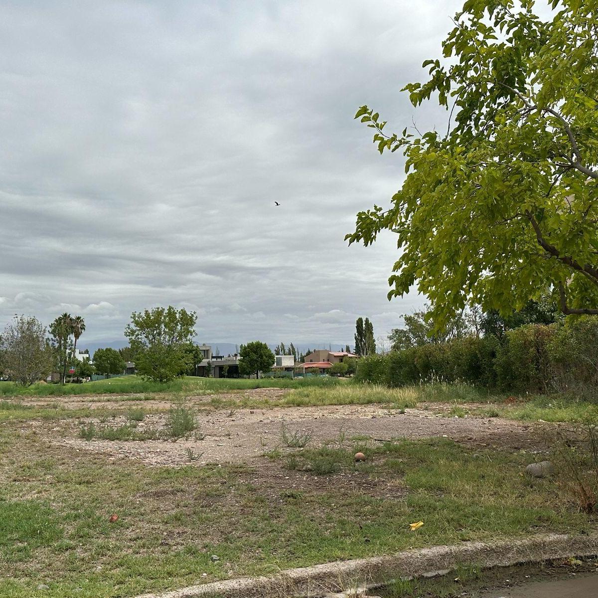 Contacto Propiedades Inmobiliaria Vende Lote 4
