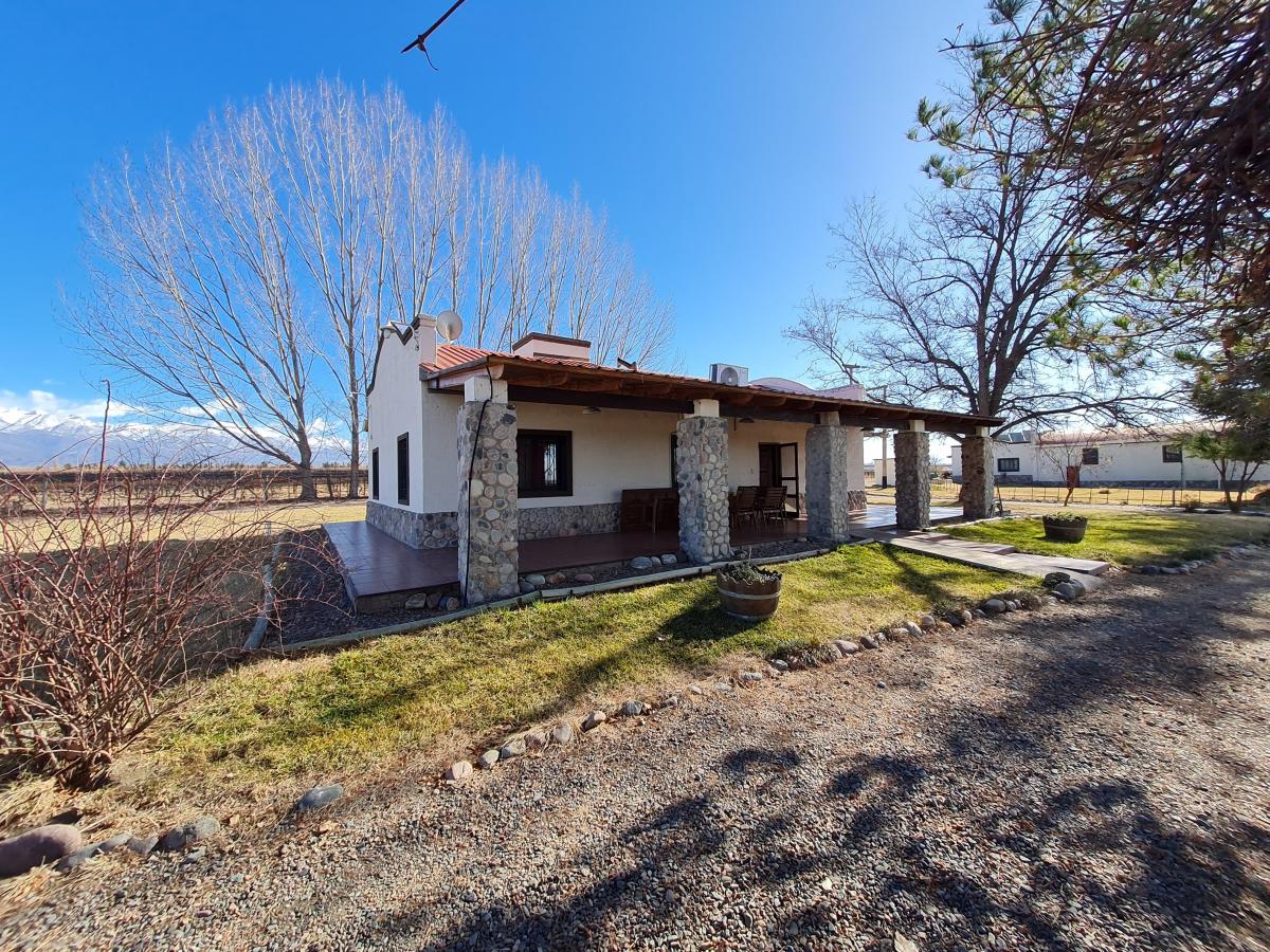 Venta de Finca con Alojamiento Turistico en Tunuyan, Mendoza. 1