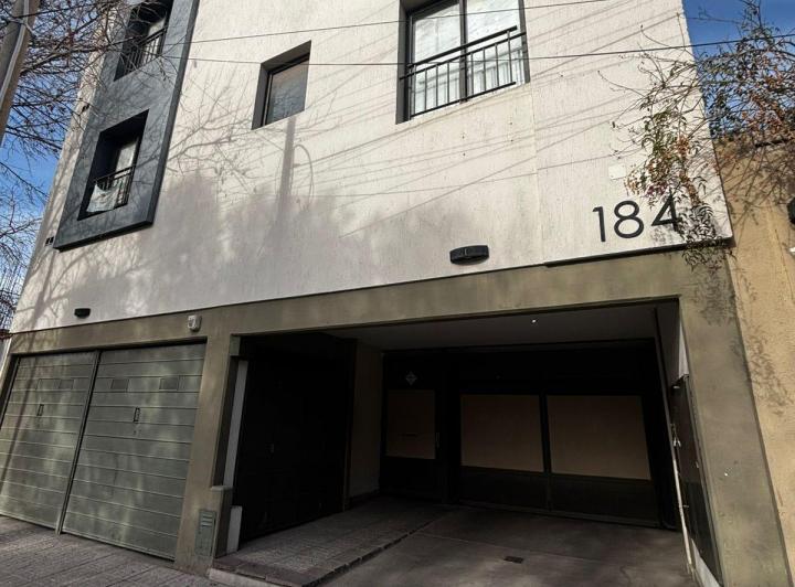 VENTA DE DEPARTAMENTO EN GODOY CRUZ 2