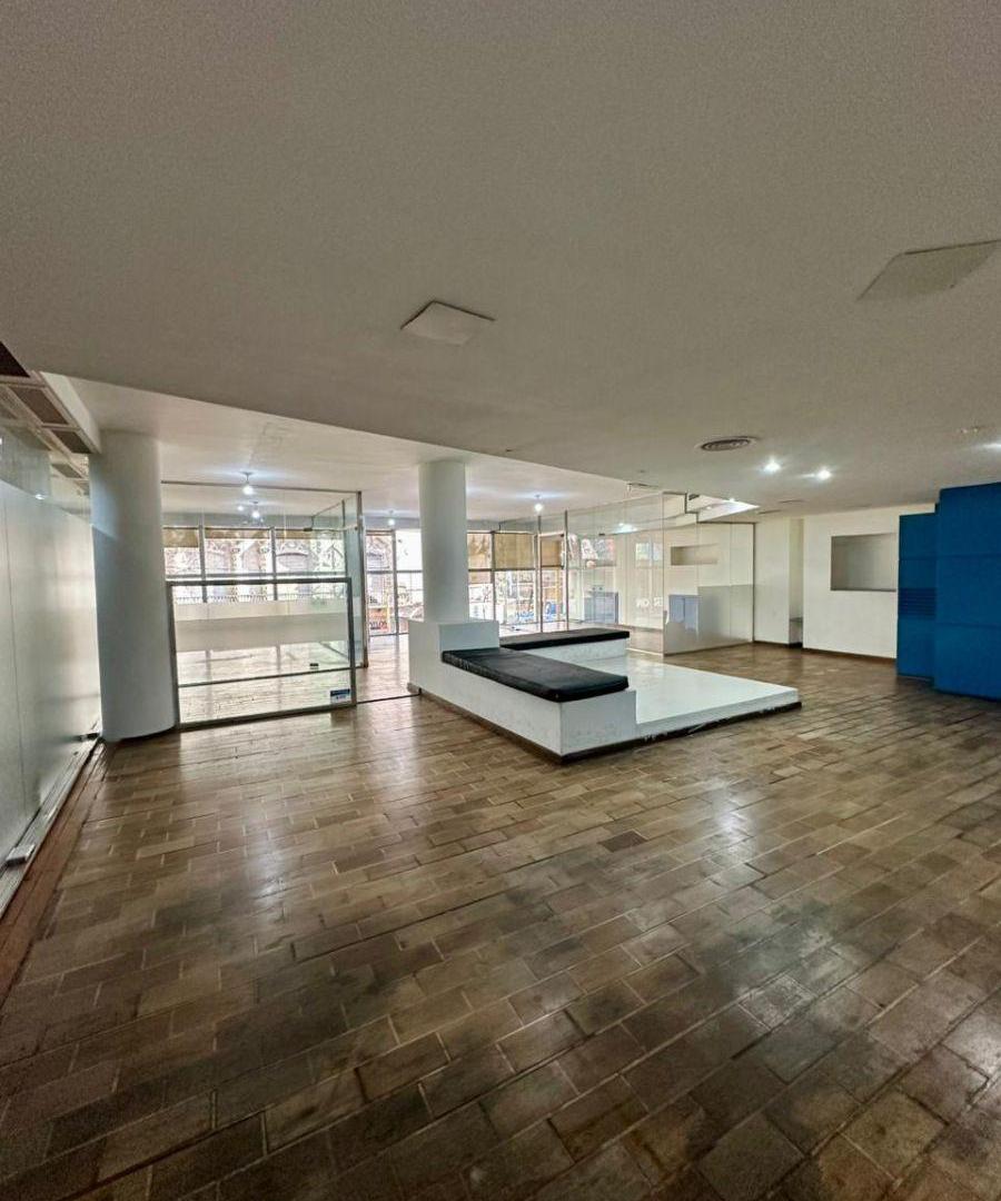 Foto de ALQUILER – LOCAL COMERCIAL EN GALERÍA LONDON | AV. GRAL. PAZ 186, imagen 1