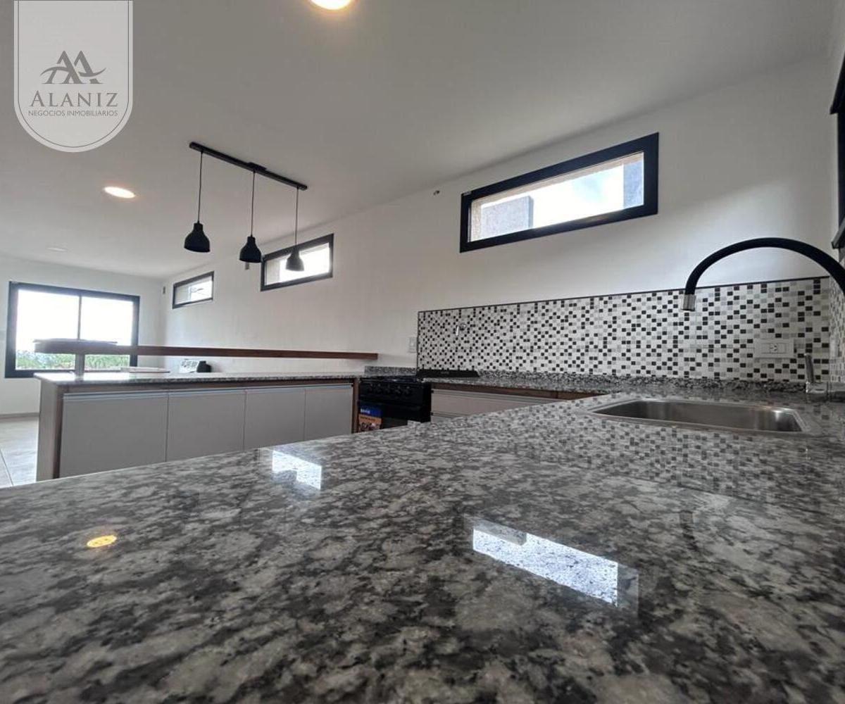 Venta de Dúplex de Lujo en Barrio La Arbolada, Merlo, S. L. 5