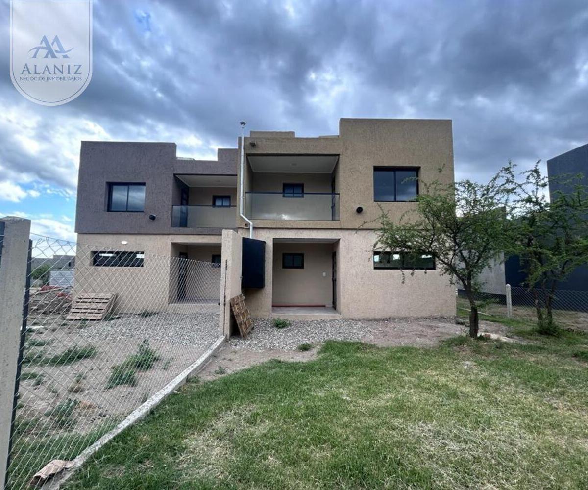 Venta de Dúplex de Lujo en Barrio La Arbolada, Merlo, S. L. 4