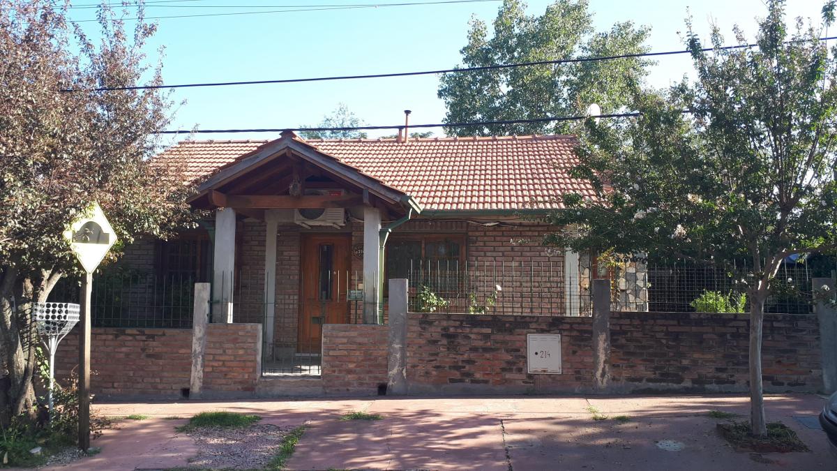 ¡Casa Céntrico en Venta, Melo, San Luis! 2
