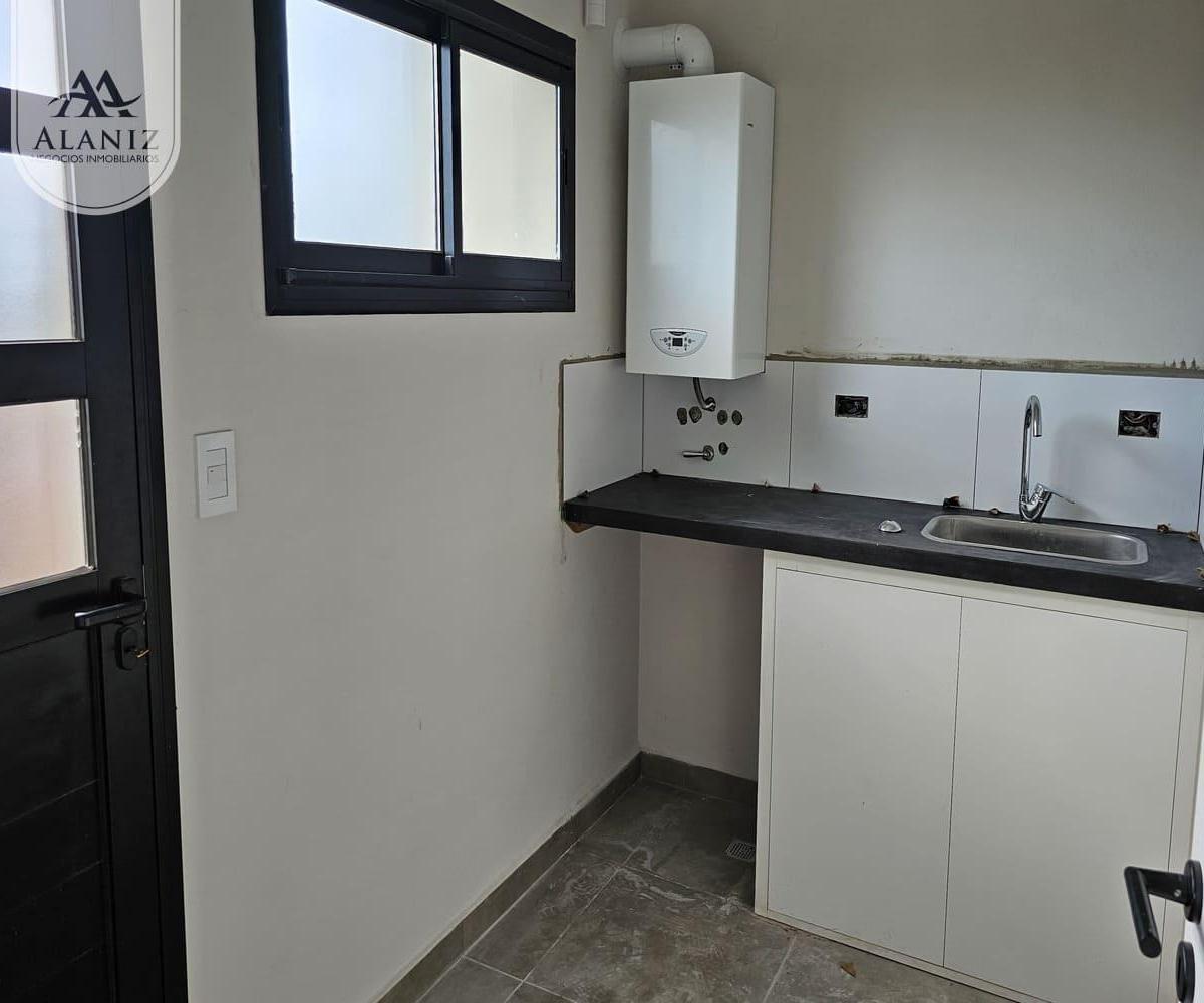 Casa de 3 Dorm., Moderna, con Todo El Confort en Merlo, S. L. 3