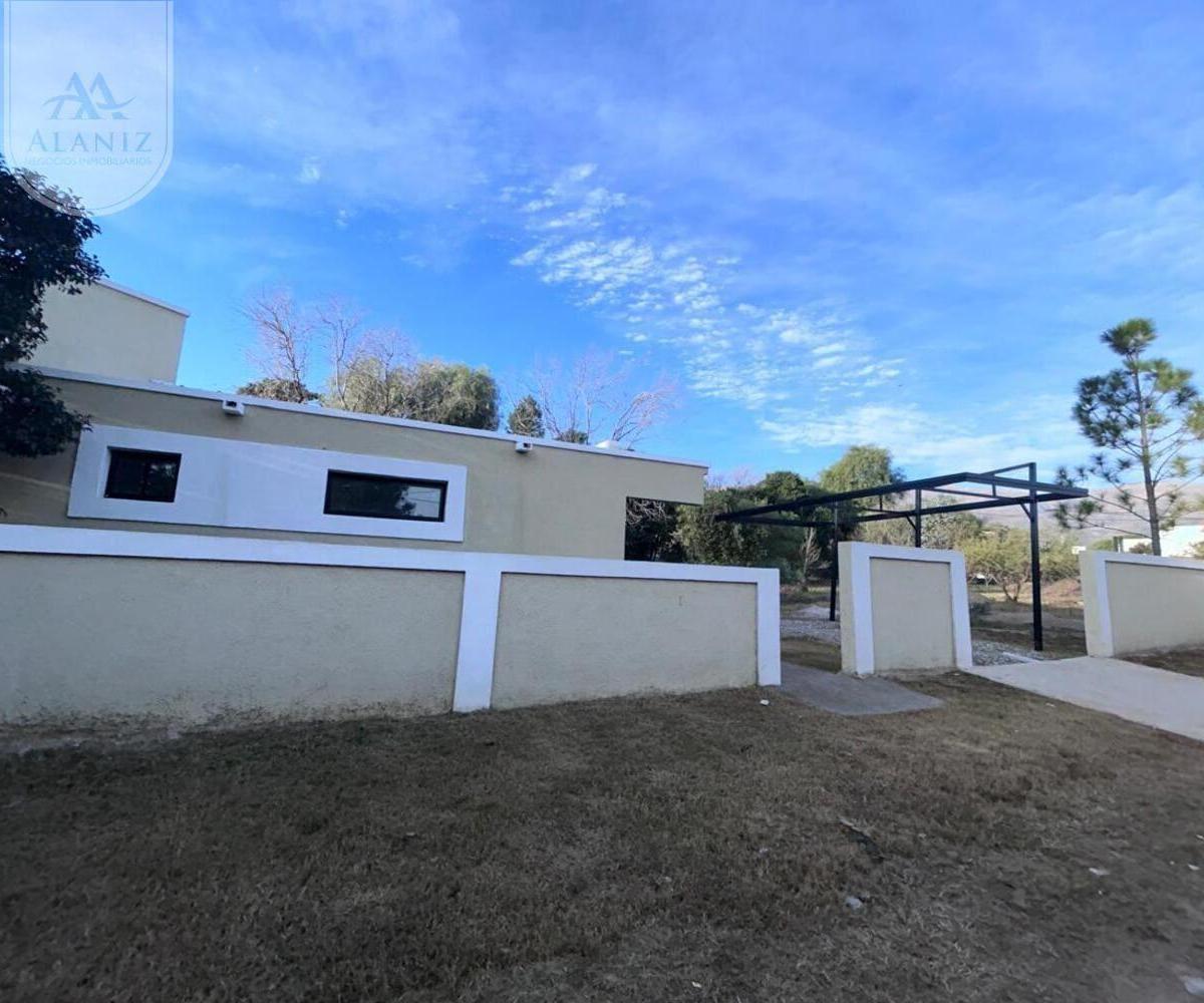 Casa en Venta a Estrenar con Todo El Confort y Excelente Ubicación en Merlo. 3