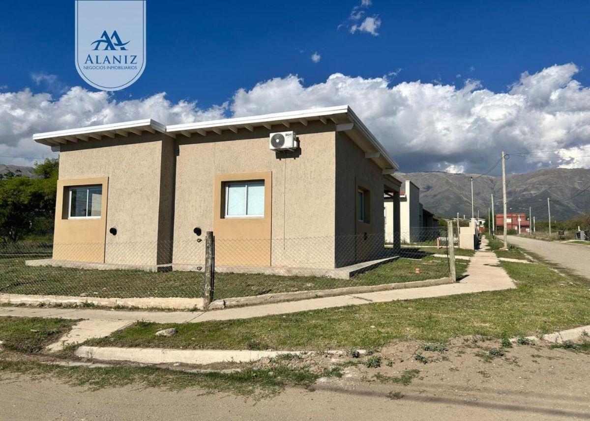 Foto de Casa en venta de 2 dormitorios, uno suite y galería con asador en, imagen 3