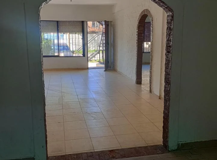alquiler de casa con dos domitorios muy amplios ambientes 3