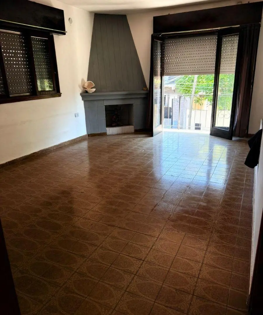 Departamento en alquiler, planta alta, entrada por escalera independiente 2
