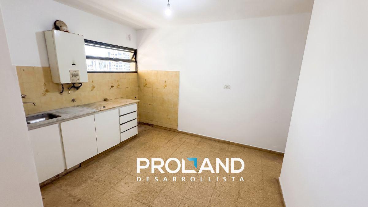 Foto de DEPARTAMENTO EN ALQUILER – 3 DORM. + ESTUDIO EN CENTRO DE CÓRDOBA, imagen 2
