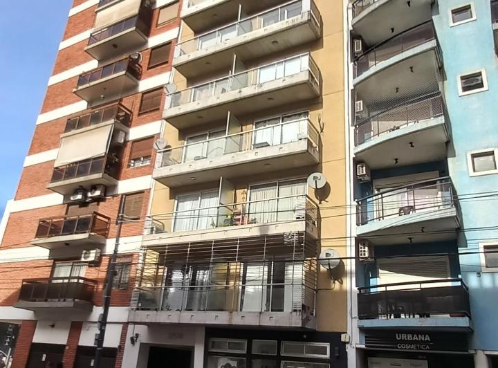 Exelente Monoambiente con balcon al frente Luminoso 5