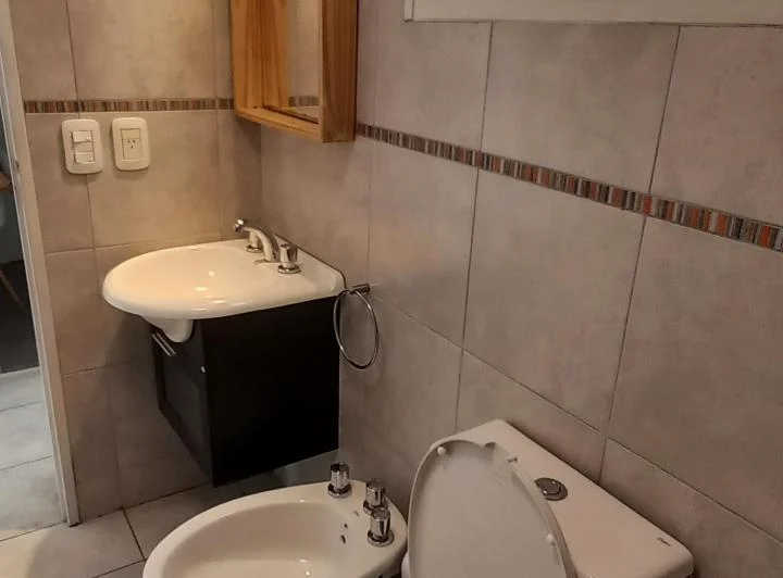 Exelente Monoambiente con balcon al frente Luminoso 2