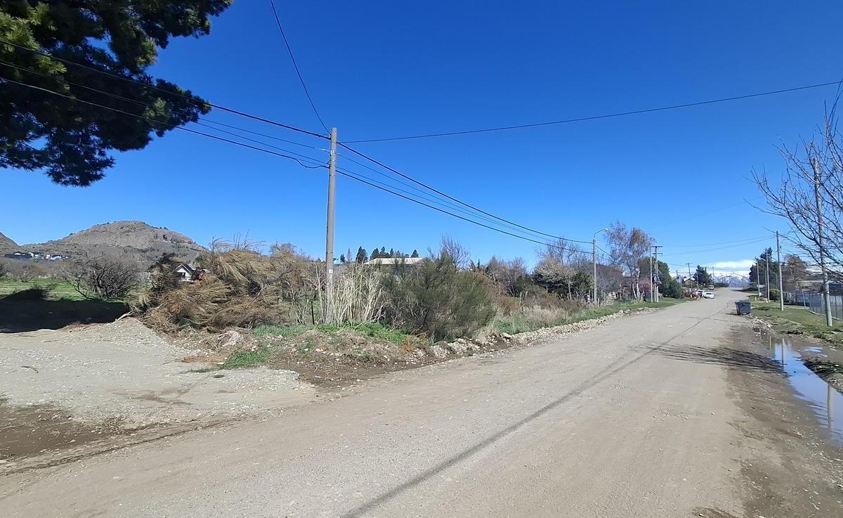 Terreno en Dina Huapi con Posesión y Escritura Inmediata 2