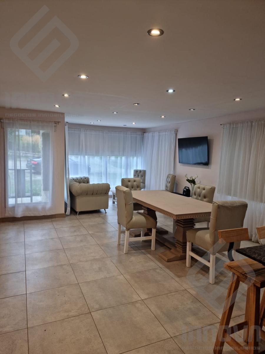 Casa en Venta Bariloche - 5 Ambientes, Barrio Cerrado, Km 6 Entre Av, Pioneros y Av, Bustillo 1