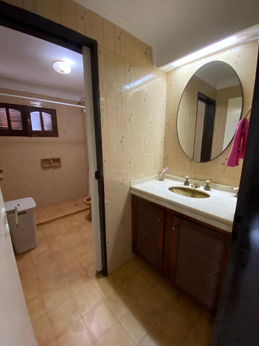 Gran Inmueble, 8 Ambientes, Mac Lean 300. 4