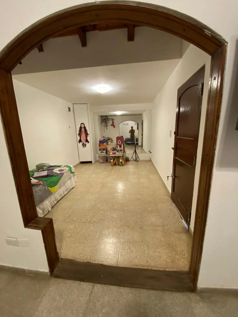 Gran Inmueble, 8 Ambientes, Mac Lean 300. 5