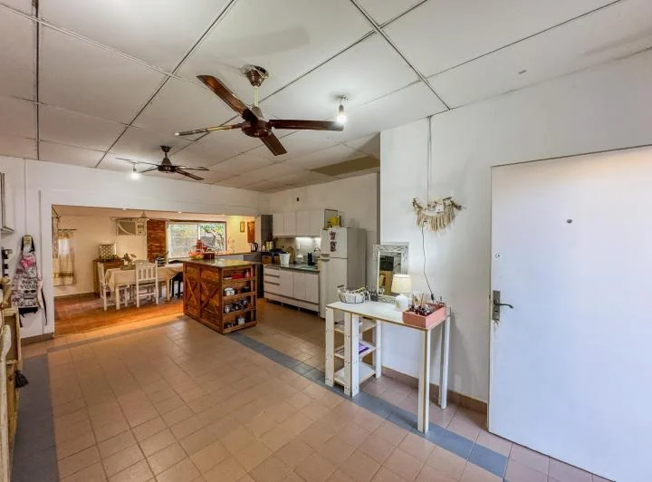 Vivienda familiar con monoambiente al frente – Quito 2045 4