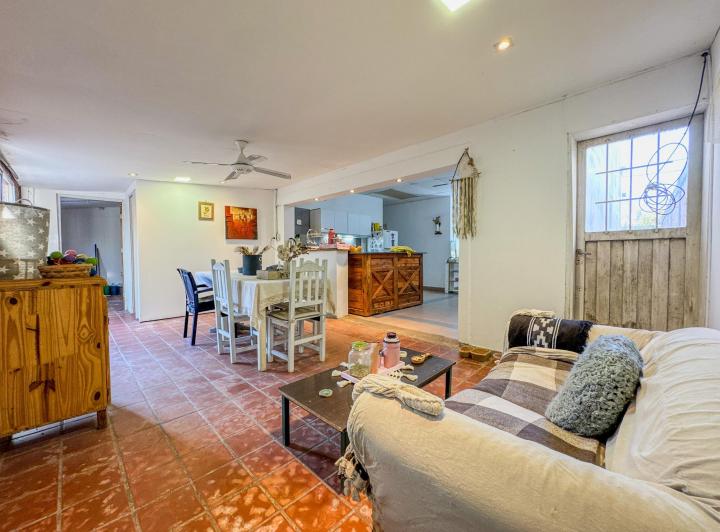 Vivienda familiar con monoambiente al frente – Quito 2045 5