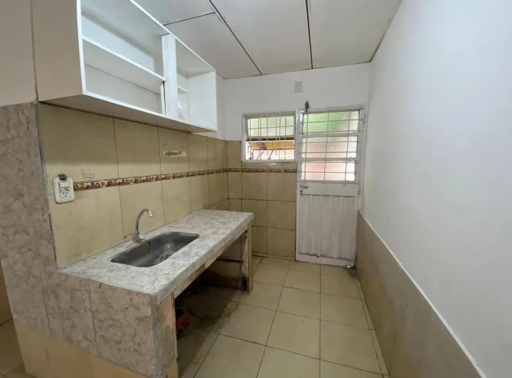 Casa en alquiler en B° Raota – práctica, cómoda y a metros del asfalto 4