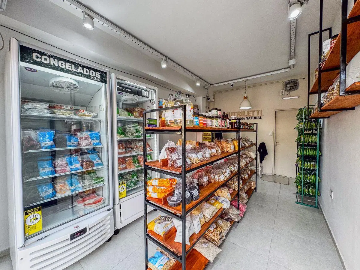 Casa con local comercial y oficinas en pleno microcentro 3