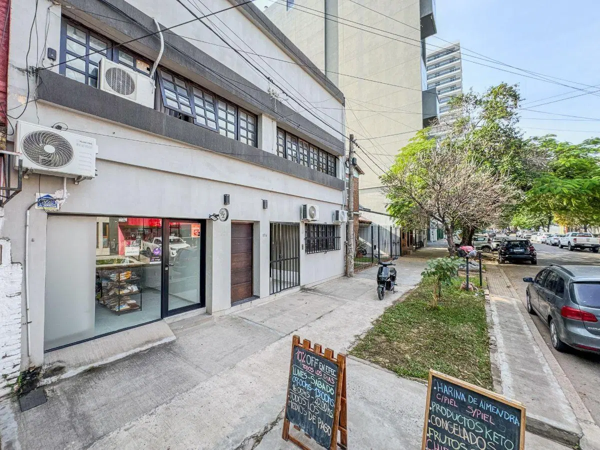 Casa con local comercial y oficinas en pleno microcentro 4