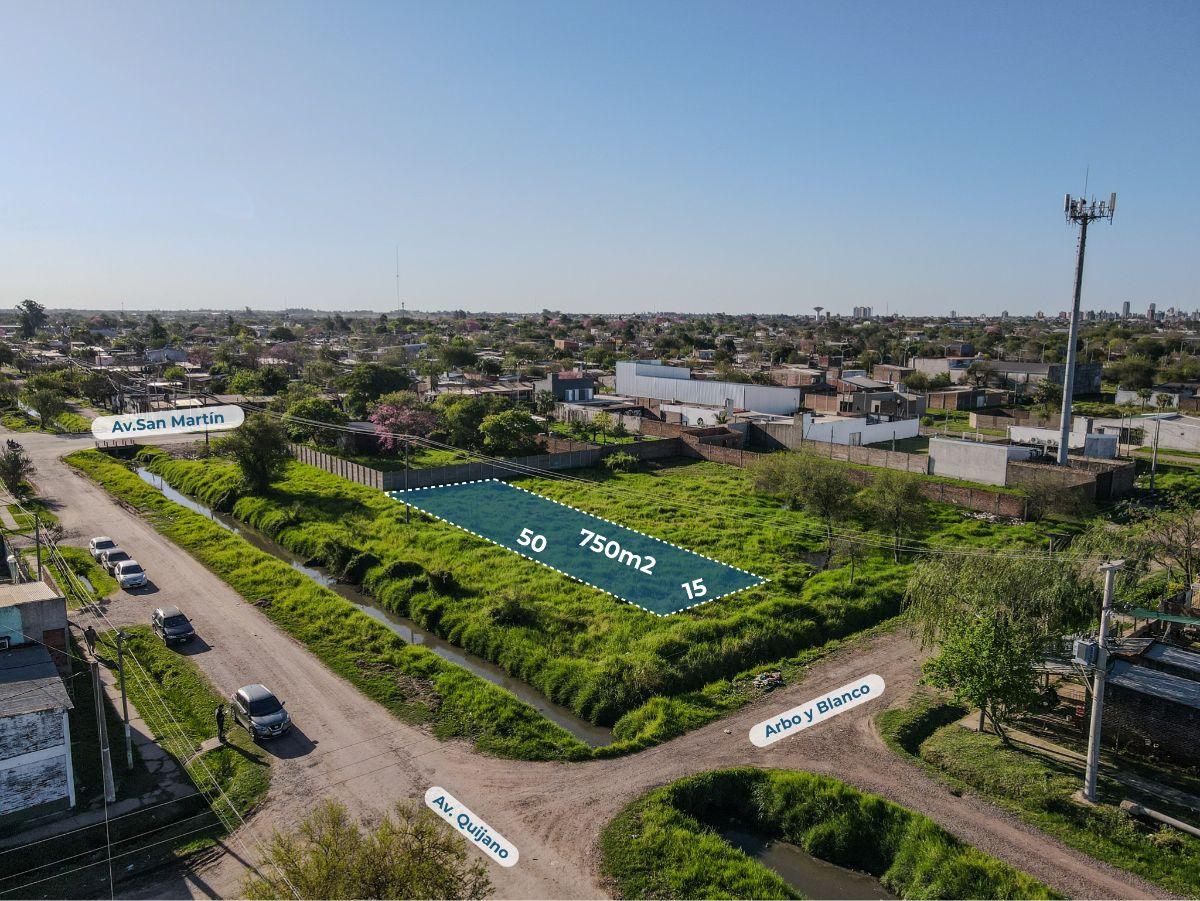 Foto de Terreno en esquina de 750 m² a 50 m de Av. San Martín, imagen 2