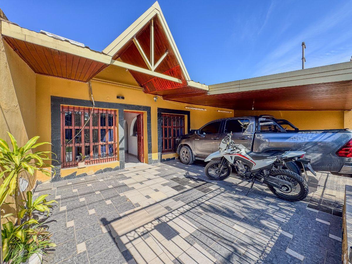 Foto de Casa 3 dormitorios con pileta y quincho, terreno de 500 m², imagen 3