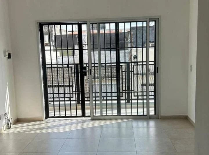 Foto de Departamento en Pirovano y 25 de Mayo, imagen 2