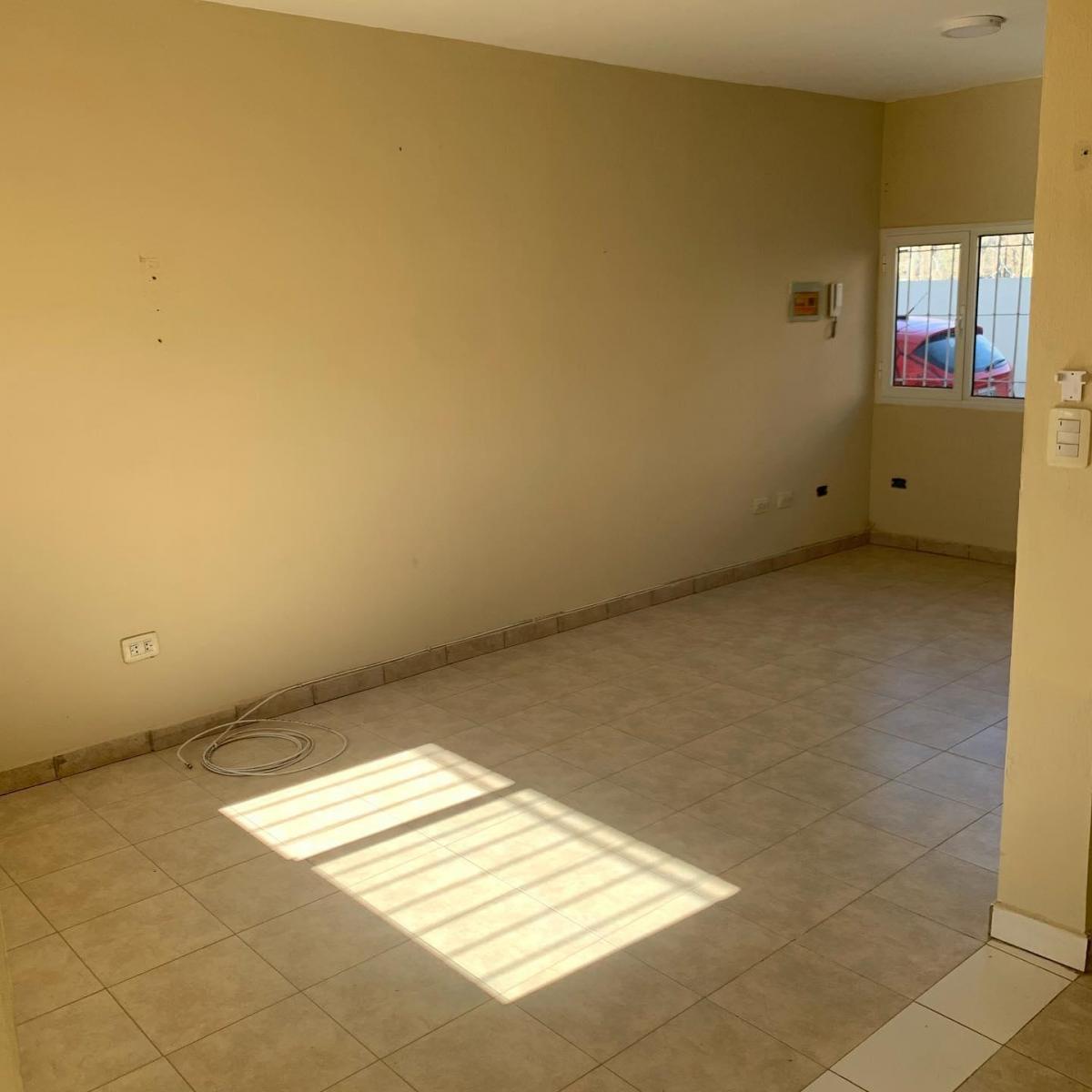 Vende/permuta. Duplex 2 Dorm. Plottier. 4