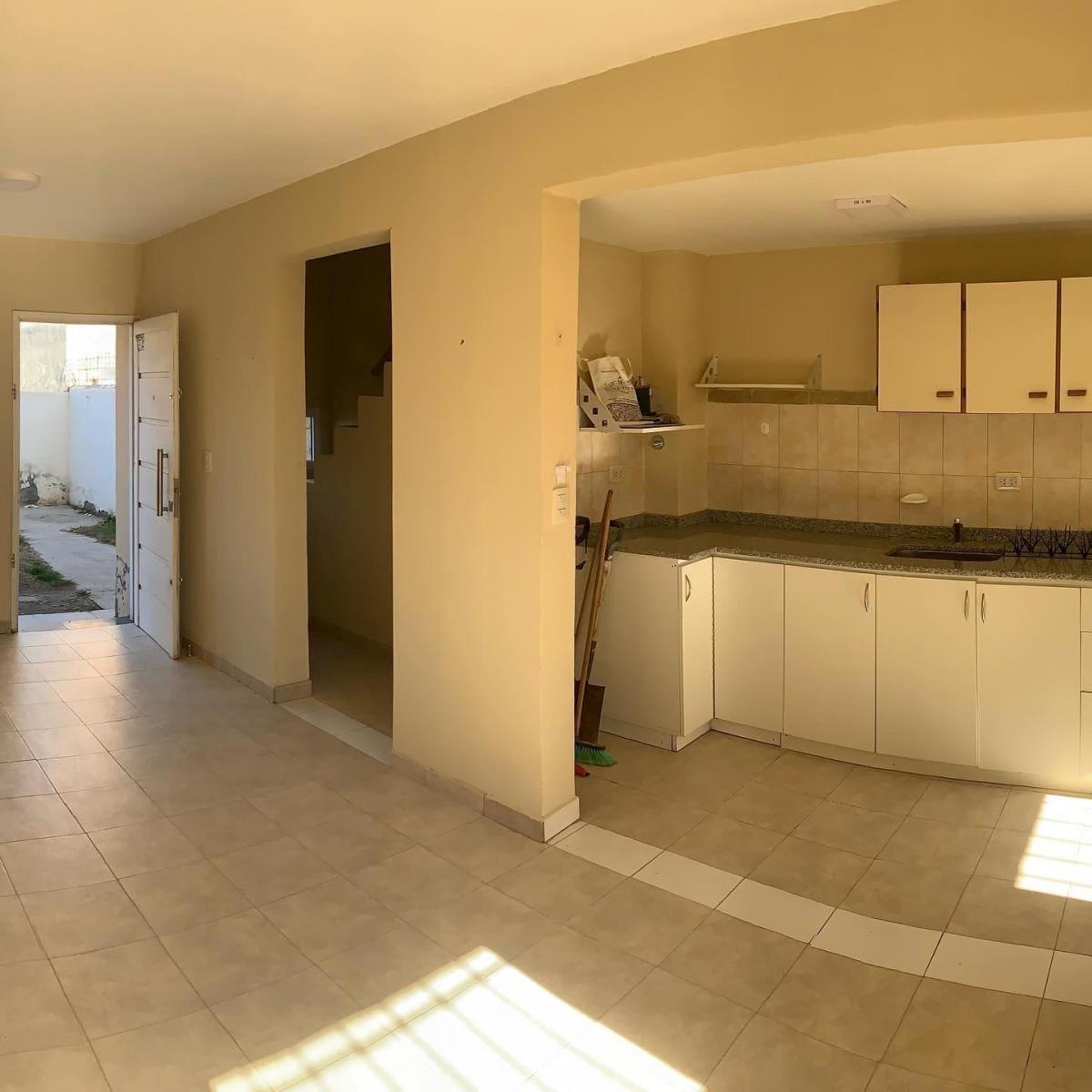 Vende/permuta. Duplex 2 Dorm. Plottier. 5