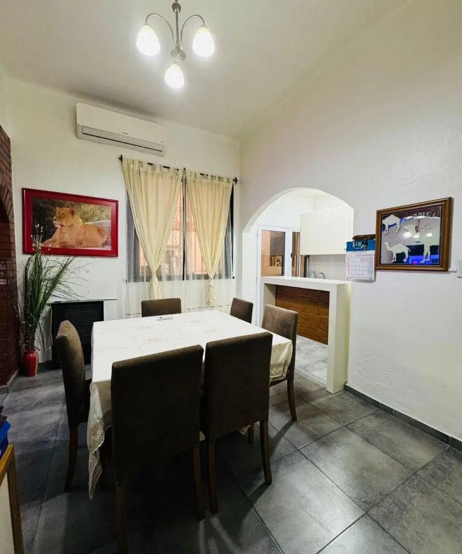 VENTA EN BLOQUE. PH 5 AMBIENTES + LOCAL COMERCIAL EN PLANTA BAJA CON ACCESO INDEPENDIENTE. 8