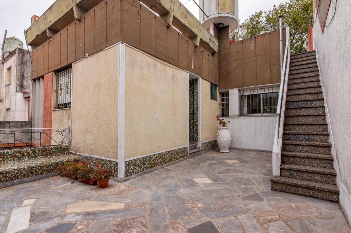 Casa en Venta en Floresta, con Terraza, Quincho y Parrilla. Cochera 3