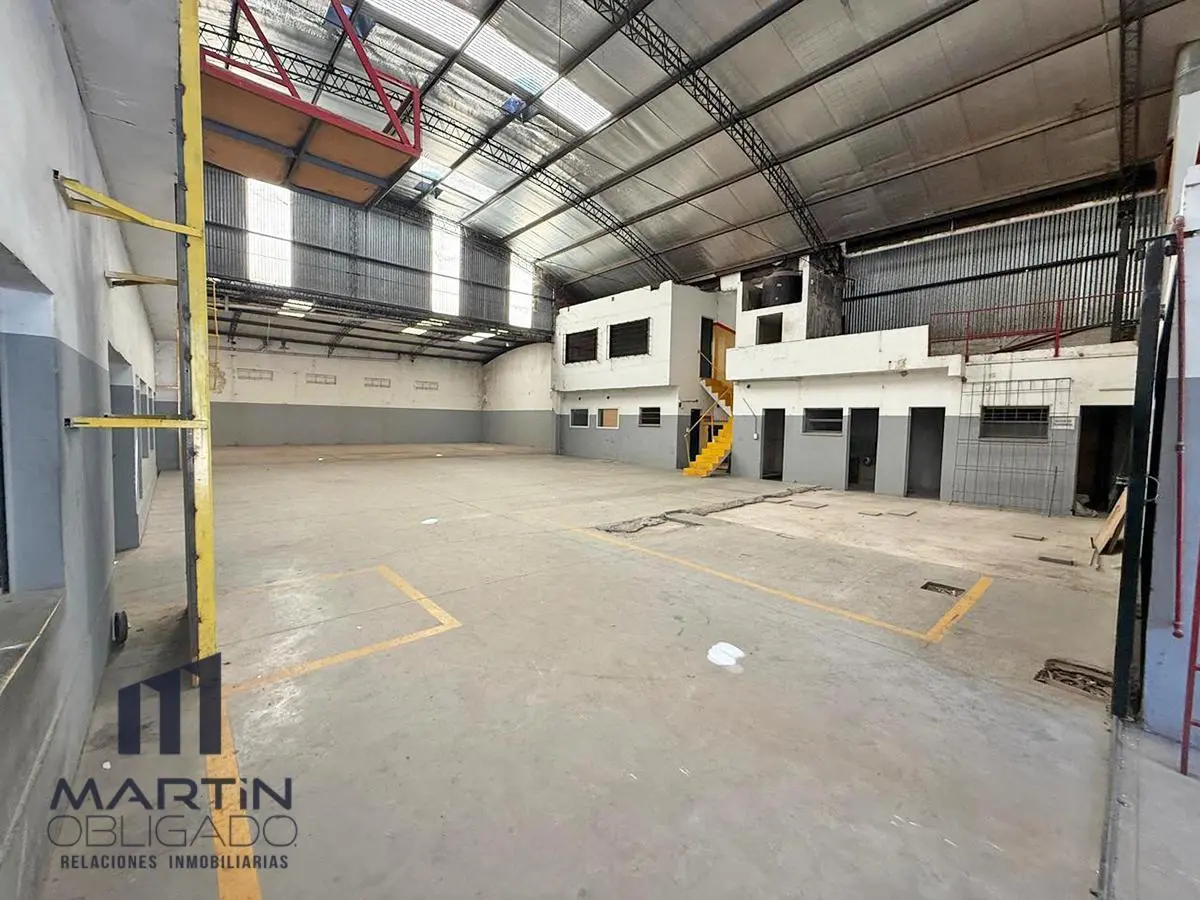 Depósito con oficinas en excelente zona de San Miguel 5
