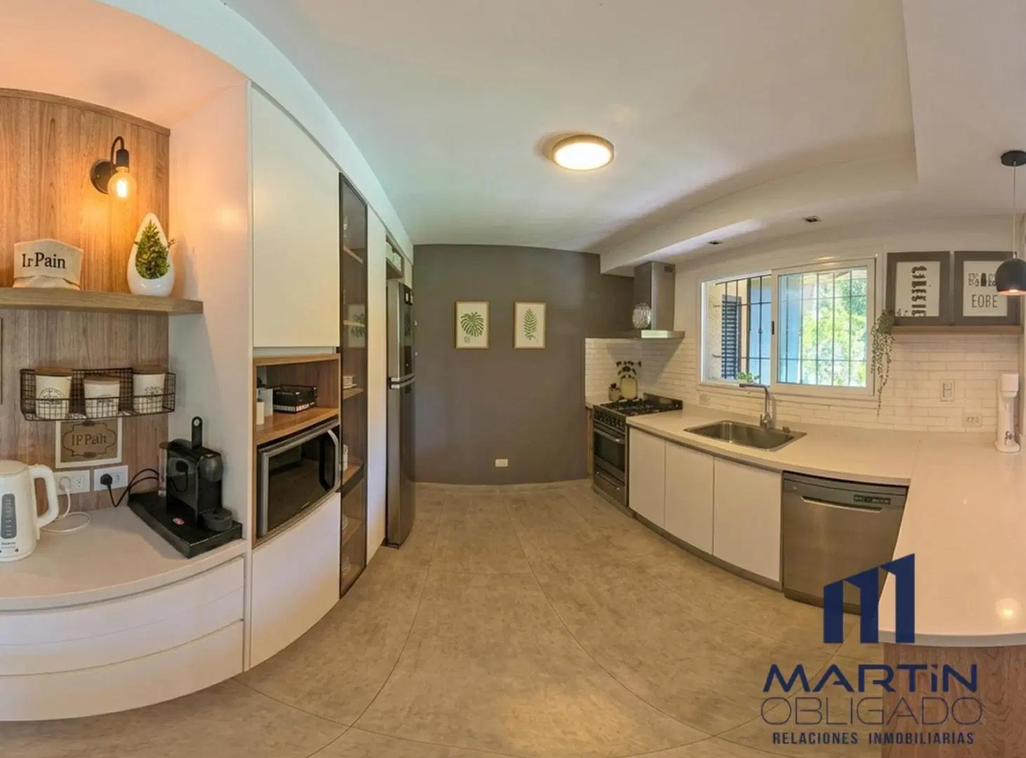 Casa Venta Bella Vista con jardín y pileta 2