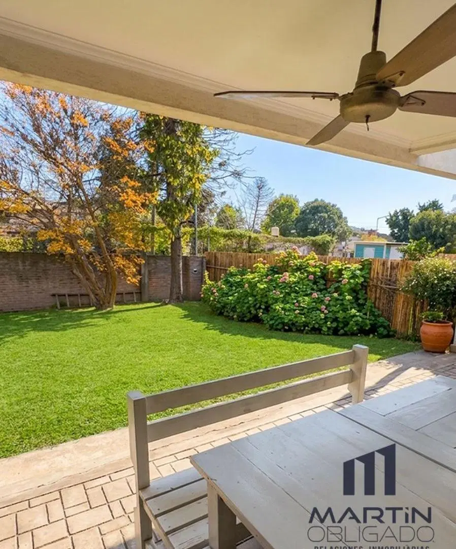 CASA EN VENTA BARRIO CON PORTÓN 5