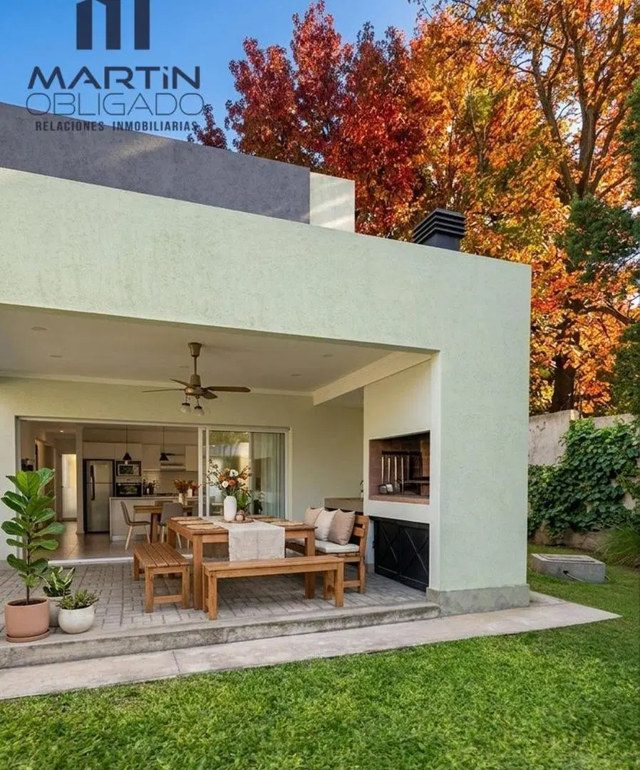 CASA EN VENTA BARRIO CON PORTÓN 2