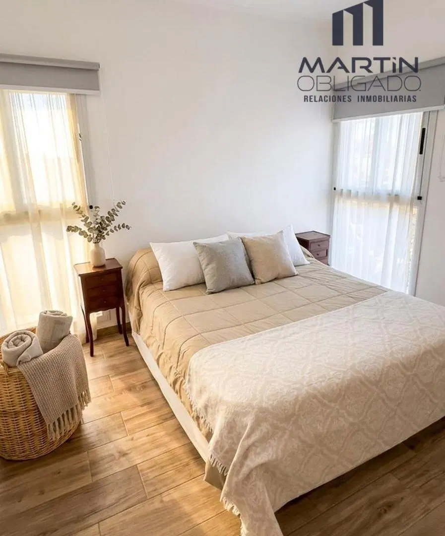 CASA EN VENTA BARRIO CON PORTÓN 4