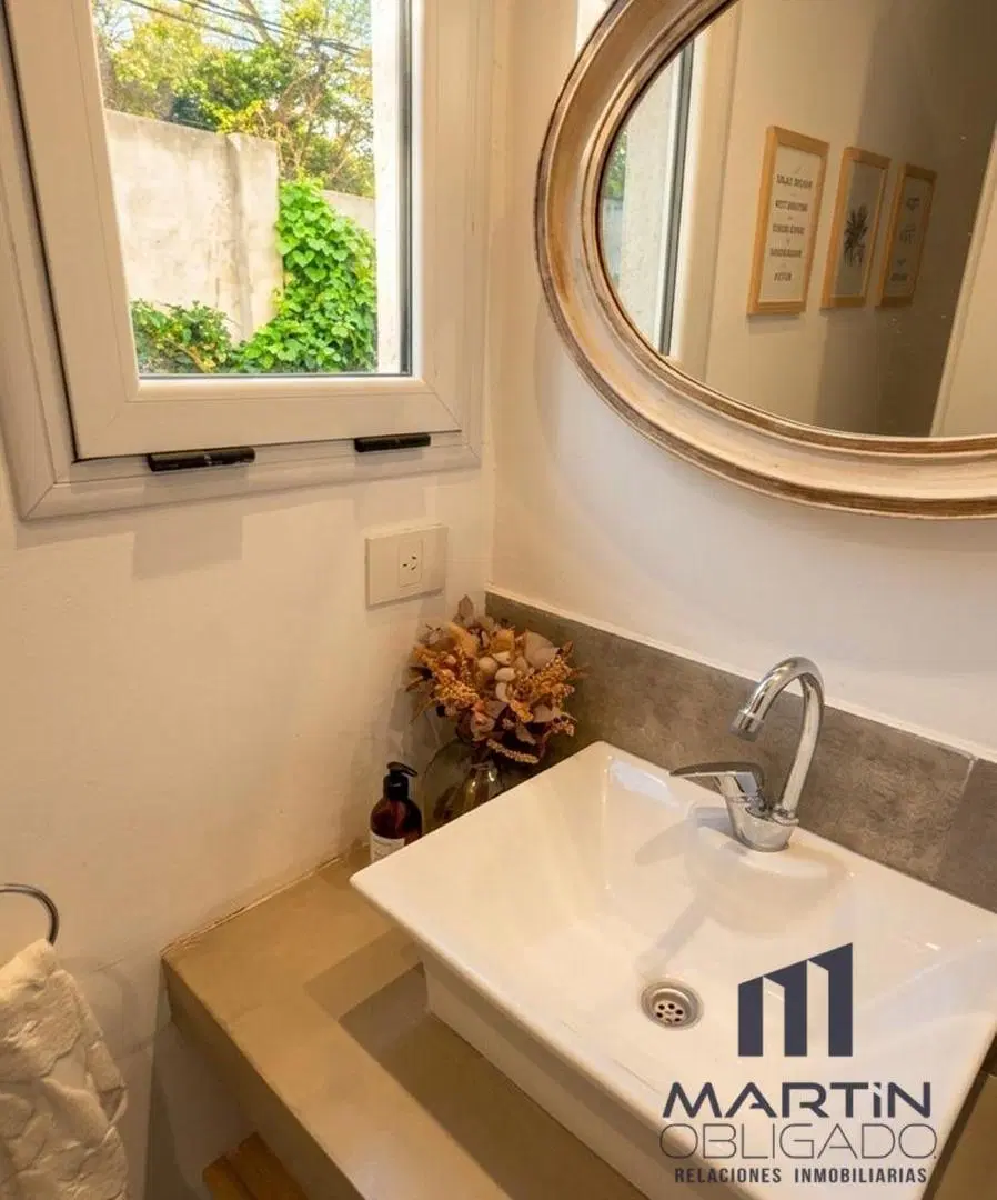 CASA EN VENTA BARRIO CON PORTÓN 3